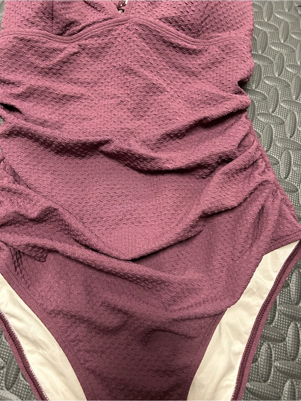 NWT Plum Texture Plunging Tummy Control One-Piece -Large - Picture 4 of 8